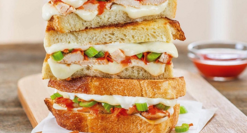 Buffalo Chicken Grilled Cheese