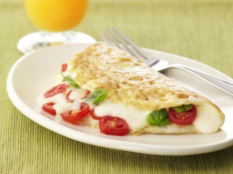 Caprese Egg White Omelet - Galbani Cheese