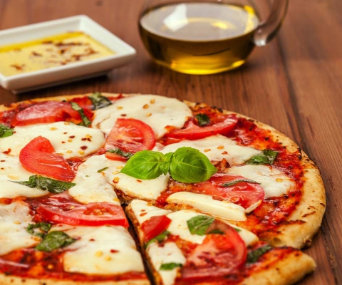 Fresh Mozzarella Margherita Pizza - Galbani Cheese