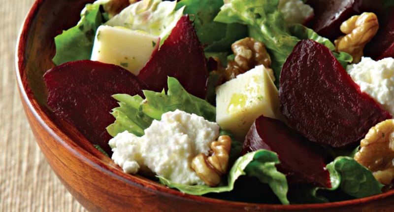 Beet, Walnut, and Escarole with Ricotta Salad Beet, Walnut, and Escarole with Ricotta Salad