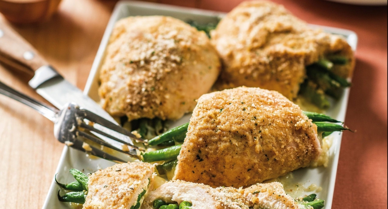 Rolled Chicken Breasts Stuffed with Mozzarella Cheese and Green Beans