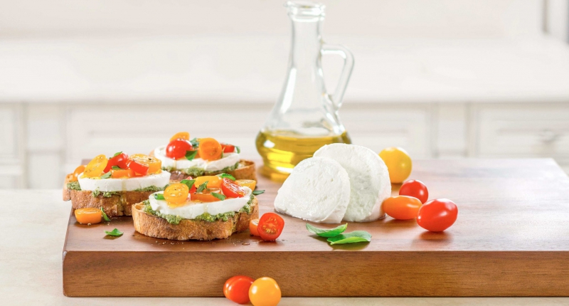 Fresh Mozzarella Grilled Crostini Fresh Mozzarella Grilled Crostini