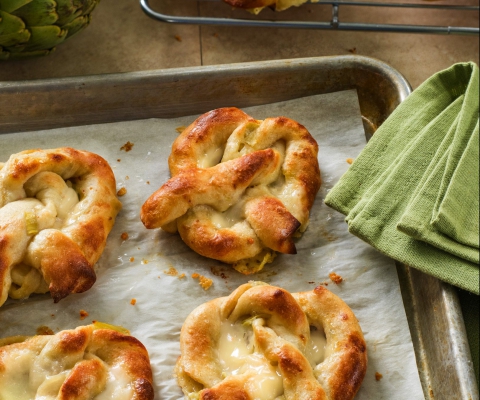 Artichoke Dip Stuffed Pretzels - Galbani Cheese