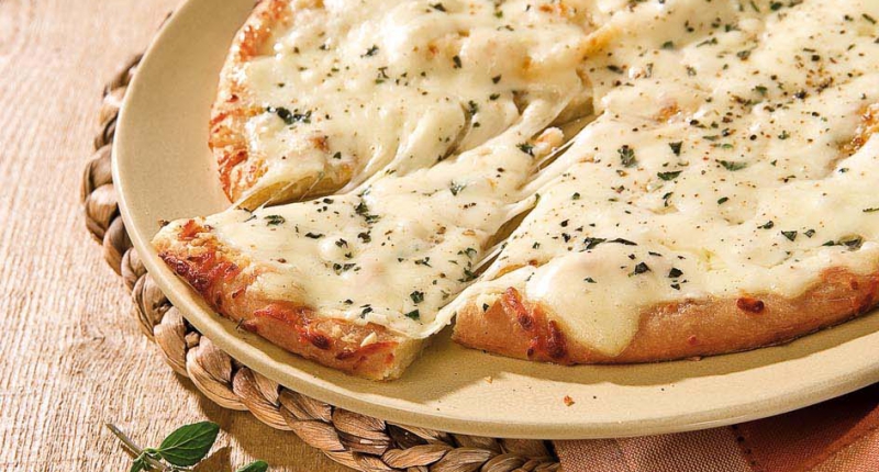 Fresh Mozzarella White Pizza