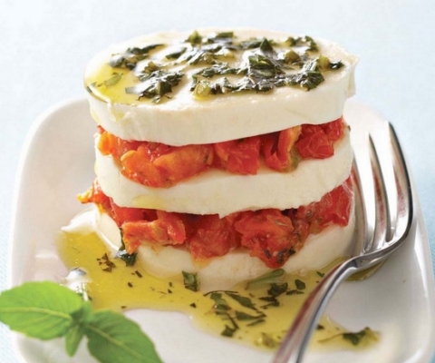 Caprese Salad with Sundried Tomatoes - Galbani Cheese