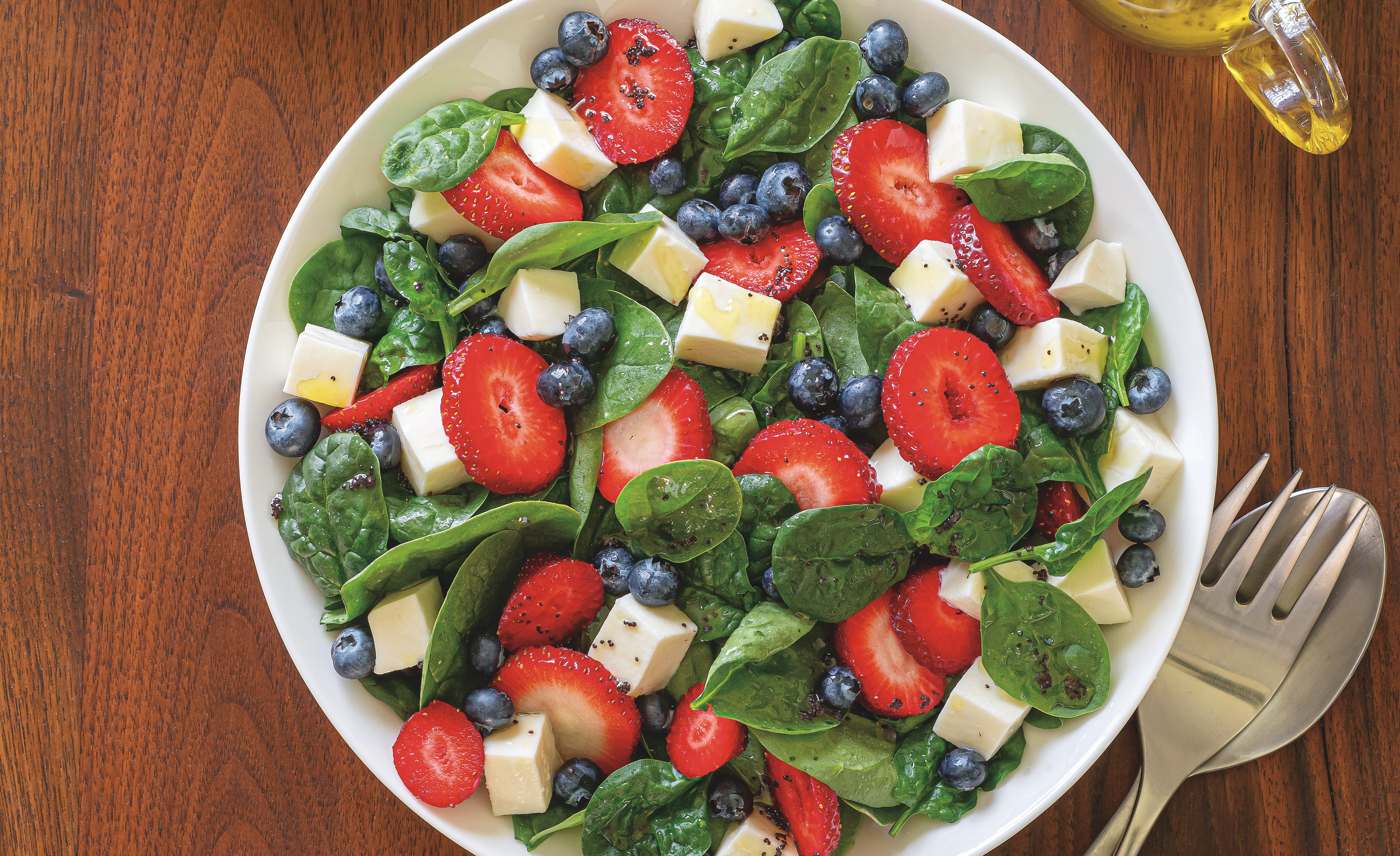 Spinach & Berry Salad Fresh Mozzarella | Galbani Cheese